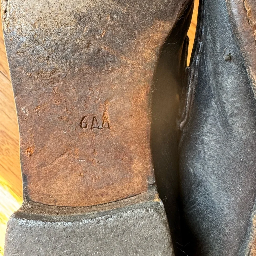 Women’s, vintage, Gucci loafers in size 6AA - Picture 13 of 14